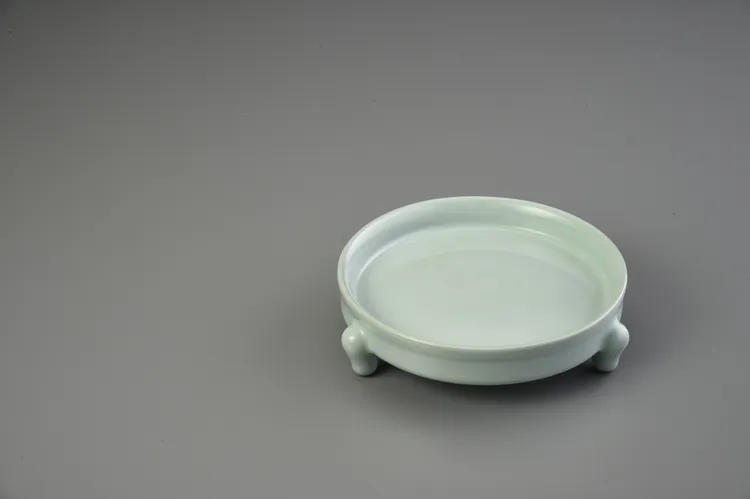 新天青三腳壺承